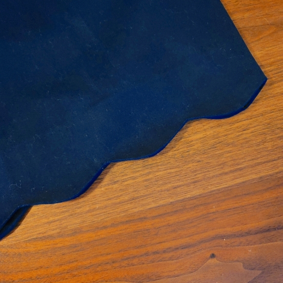 J. Crew scallop-edge pencil skirt (NWT) 🛍 HP 🛍 - Picture 2 of 6